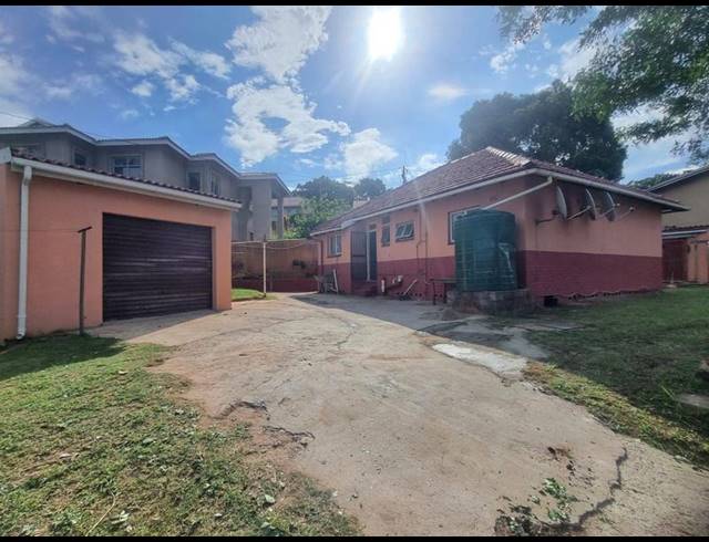 4 BEDROOM HOUSE FOR SALE IN WOODLANDS